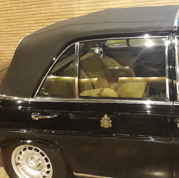 Pope-Car_Mercedes_detail_Musei-Vaticani